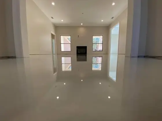 High-gloss metallic epoxy interior floor finish